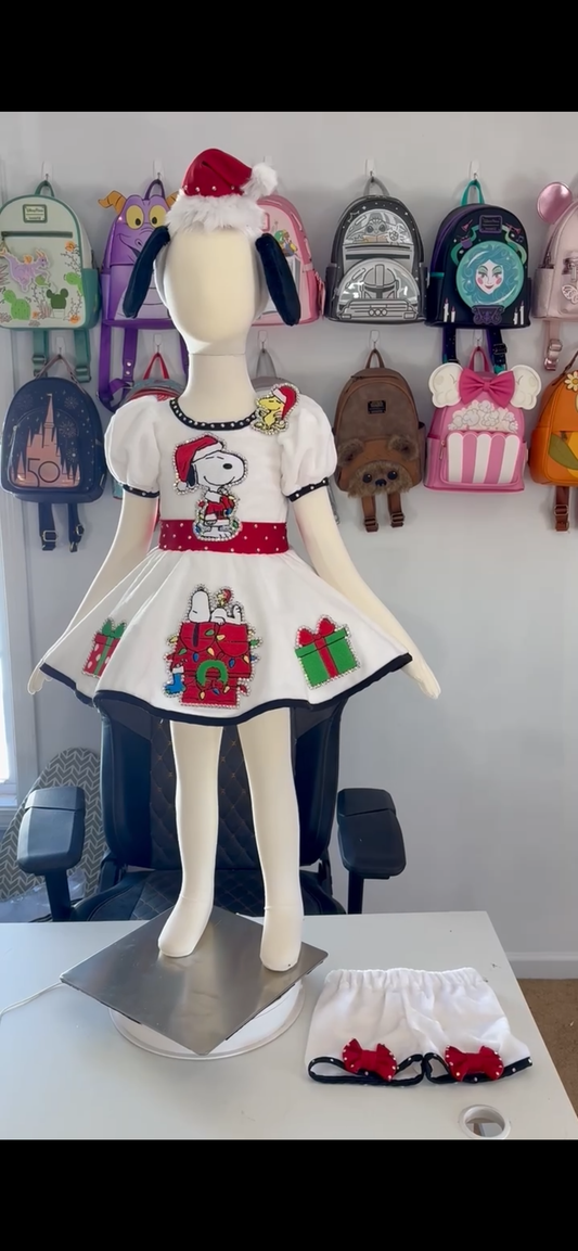 AM- Valerie Cyrus Snoopy Christmas ooc 18/3