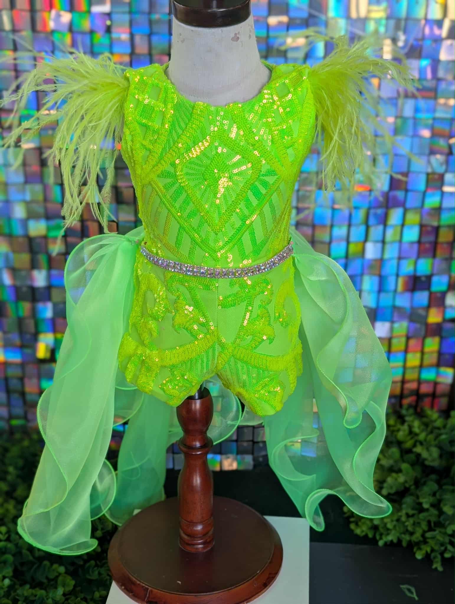 AM- Parisian Bridal Neon Green Fun Fashion 12/2 – Mallie's Closet