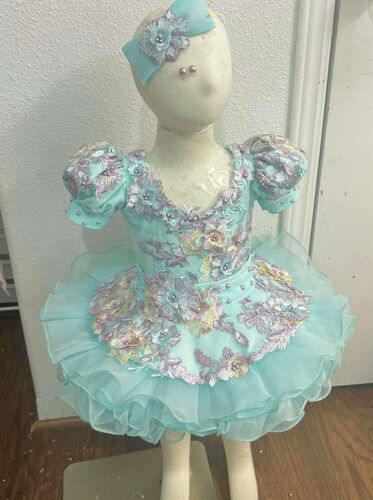 AM- Connie Hobson 2-Piece Blue Natural