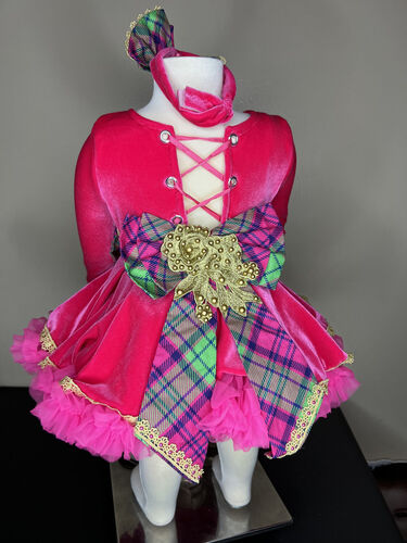 AM- 12/2 Hot pink Christmas casual