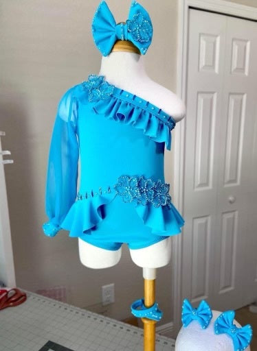 RM- 12/2 Tenne wave of blue swim