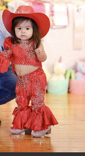 AM- 12/2 Boobear Mega Glitz Western Wear OOC