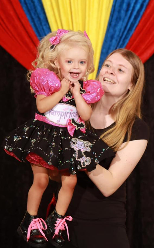 AN- 12/2 Valerie Cyrus Vampirina ooc