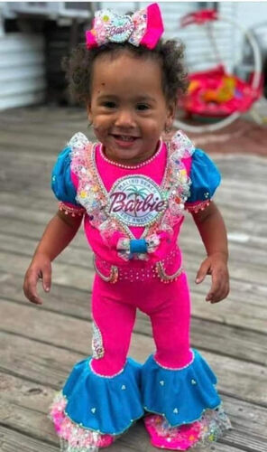 AM- Mendy Sharp Barbie Malibu 18/3