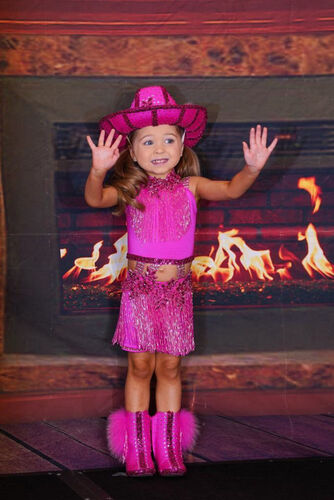 AM- 18/3 Pretty in Pink Western Wear OOC