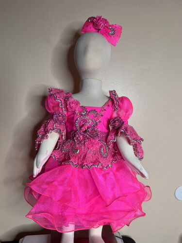 AM- 18/3 Hot pink Ruby Belle Glitz