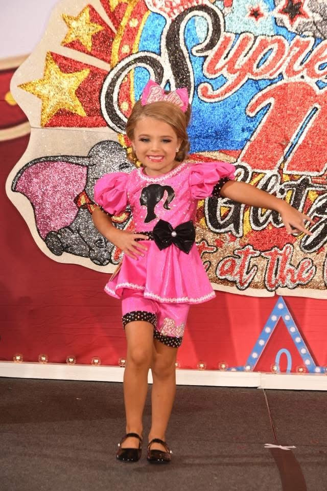 AM- Barbie Miss Ellz 2/4- 3/5