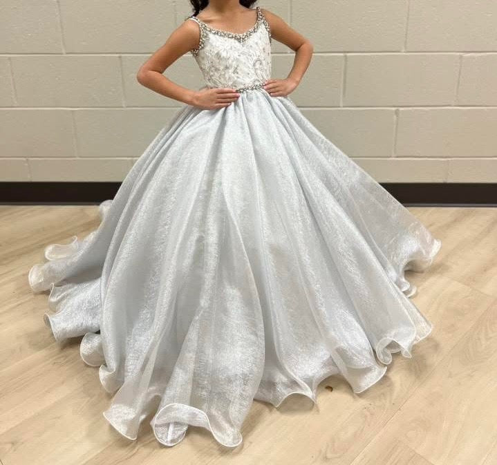 MA- White Long gown size 2