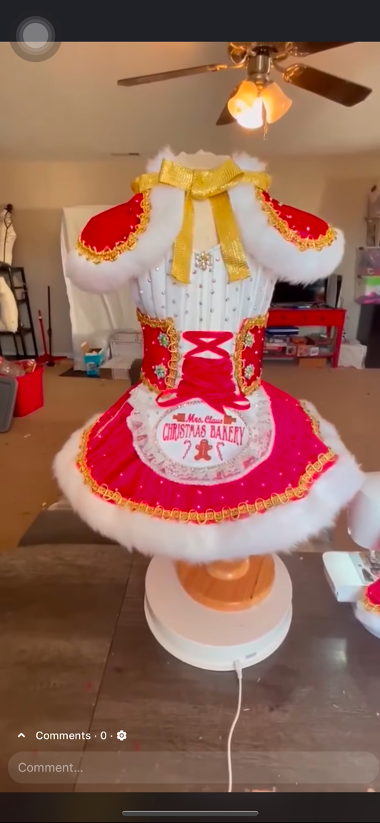 AM-  Valerie Cyrus Mrs. Claus Christmas ooc 18/3
