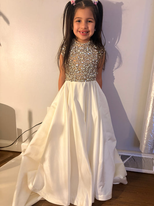MA- Ashely Lauren white long gown size 2