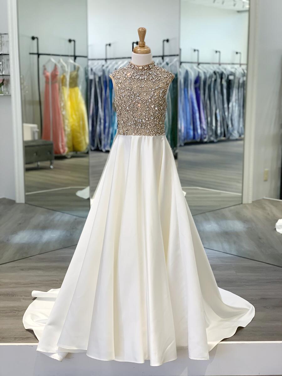 MA- Ashely Lauren white long gown size 2