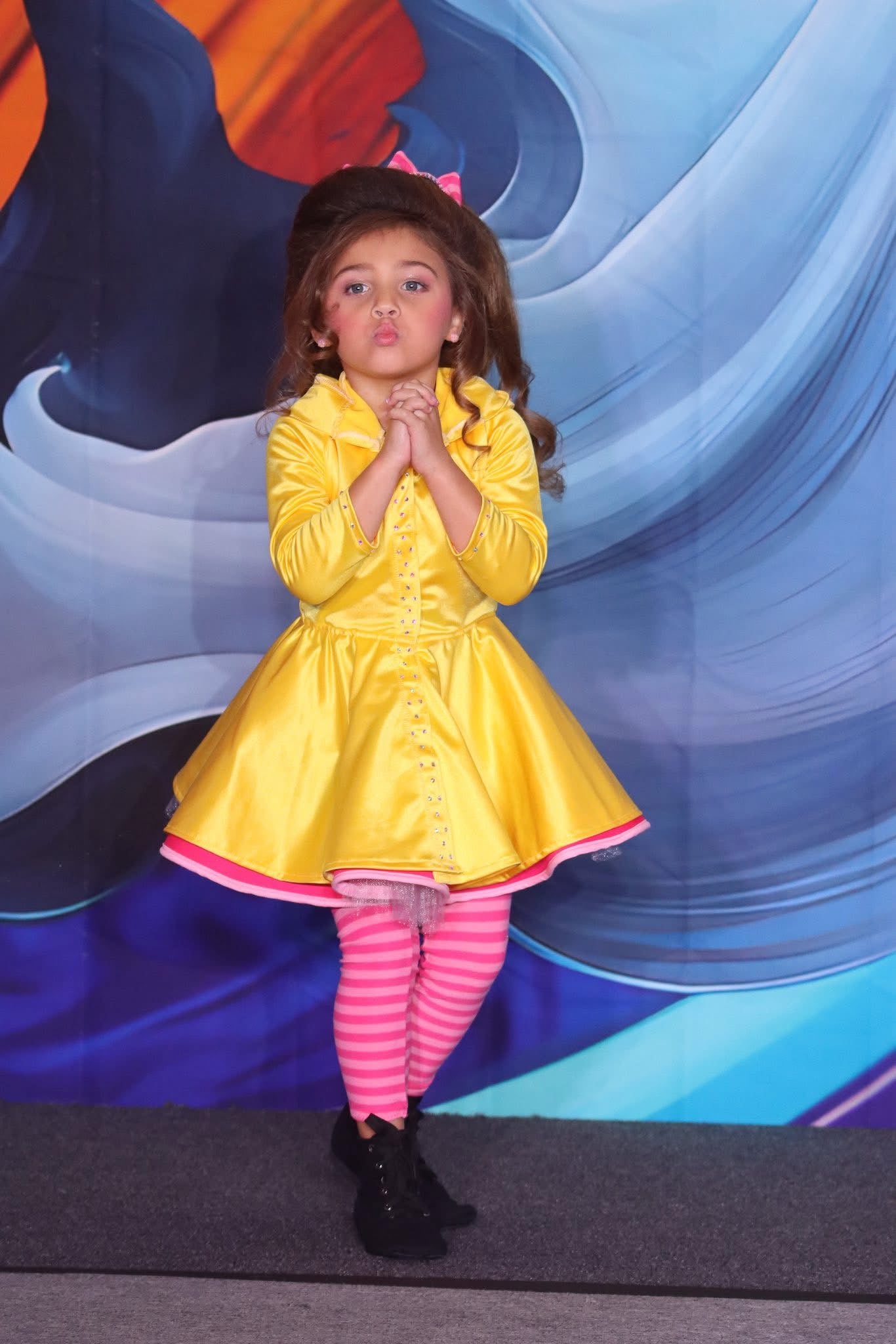 AM- Valerie Cyrus Caroline ooc 3/5