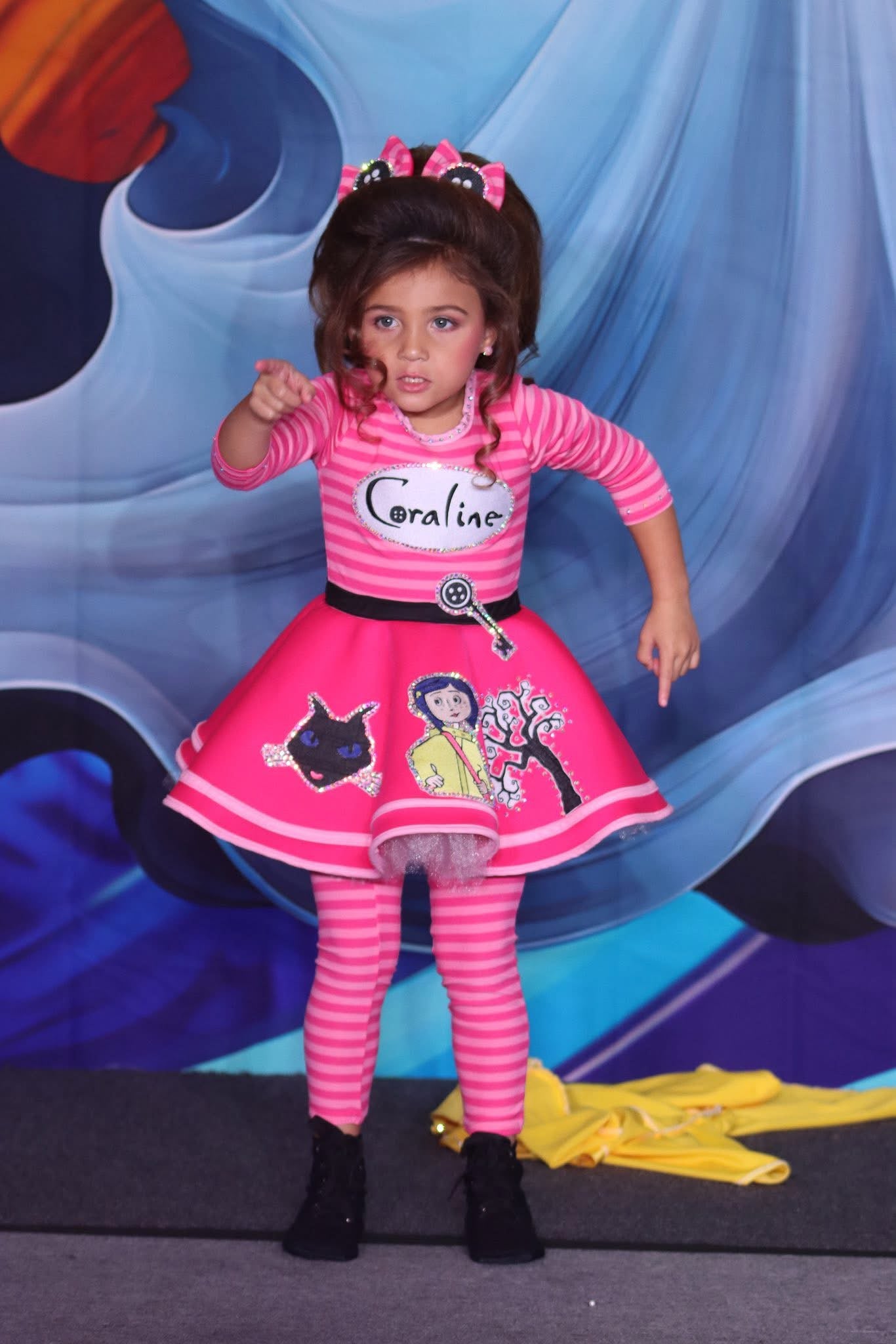 AM- Valerie Cyrus Caroline ooc 3/5