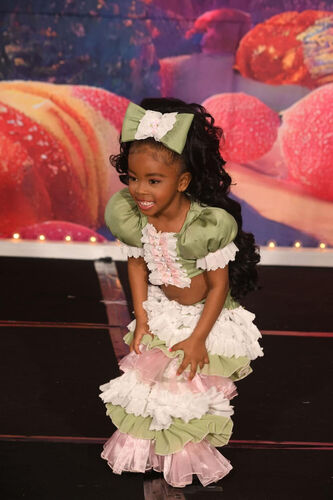 AM- 18/3 Valerie Cyrus 2 Piece Casual