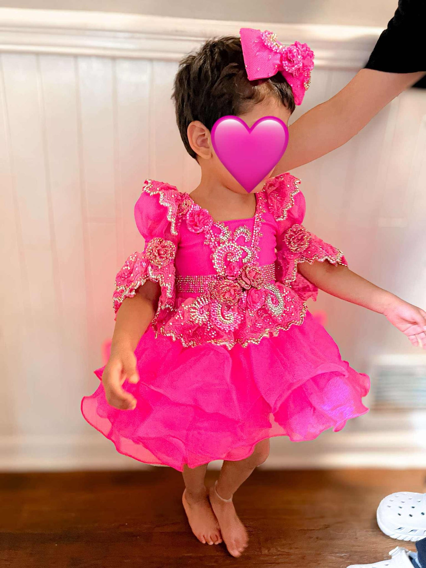 AM- 18/3 Hot pink Ruby Belle Glitz