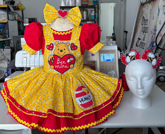 AM- Valerie Cyrus Pooh Bear Valentines Honey 18/3