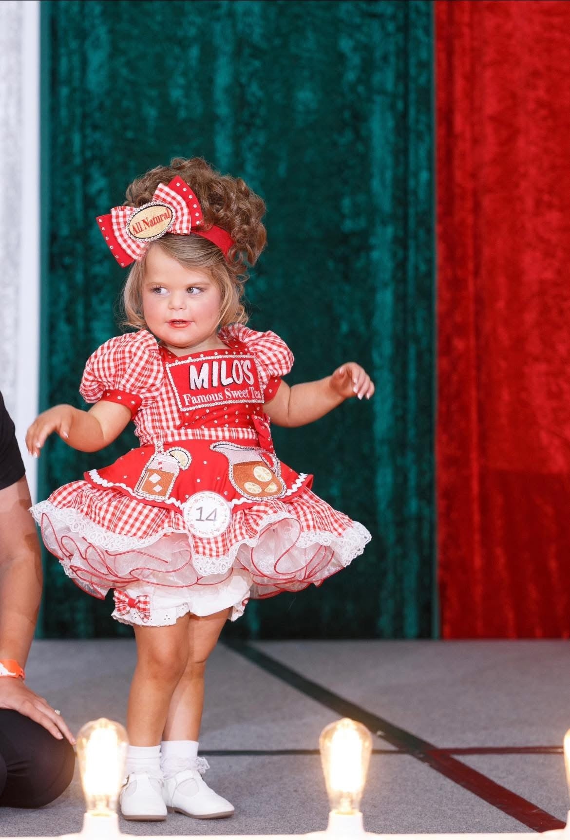 AN- Valerie Cyrus Milos Sweet Tea OOC 12/2