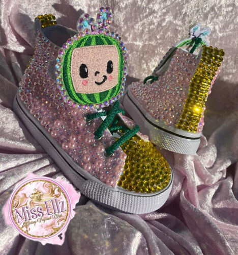 AM- 18/3-2/4 Miss Ellz Cocomelon School Bus OOC Set