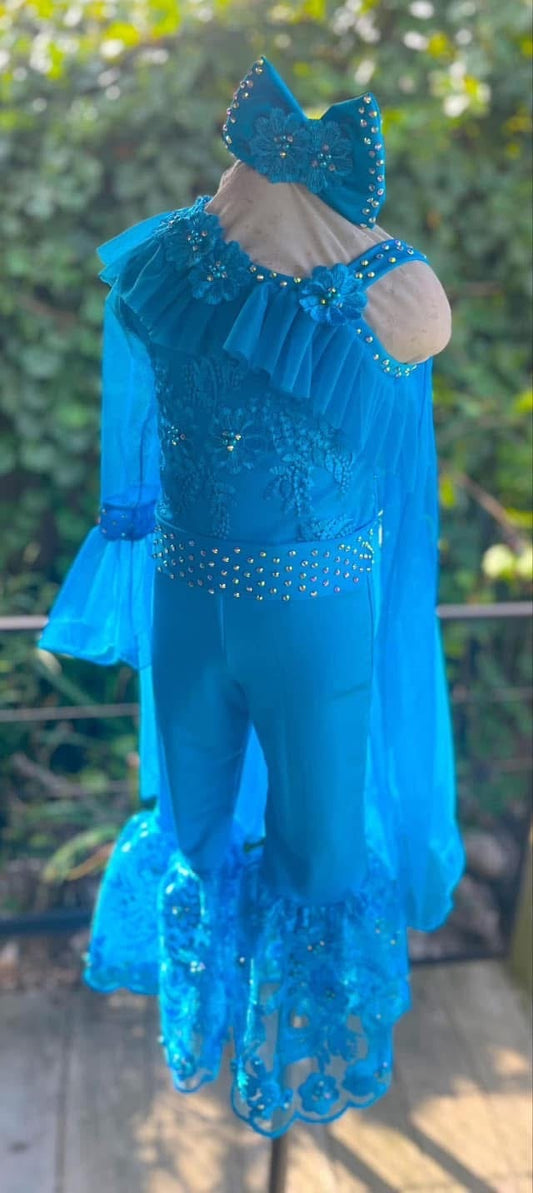 RM- Blue Runway/Fun Fashion 2/3 OOC