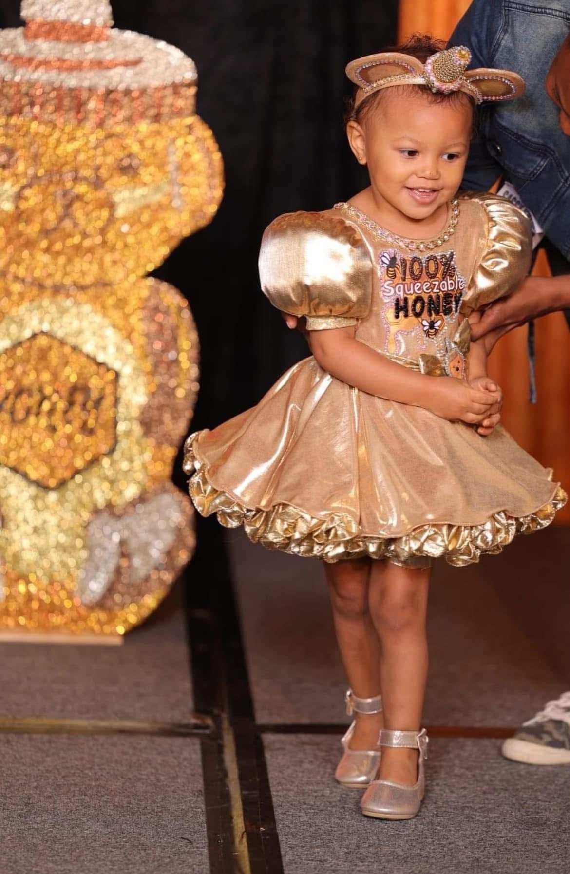 AN- Honey ooc 12/2-18/3