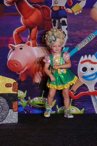 AM- 18/3-2/4 Miss Ellz Cocomelon School Bus OOC Set