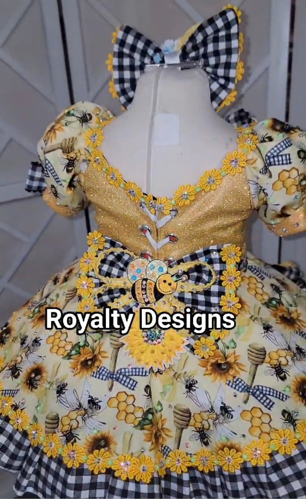 RM- 18/3 Sweet as can Bee OOC