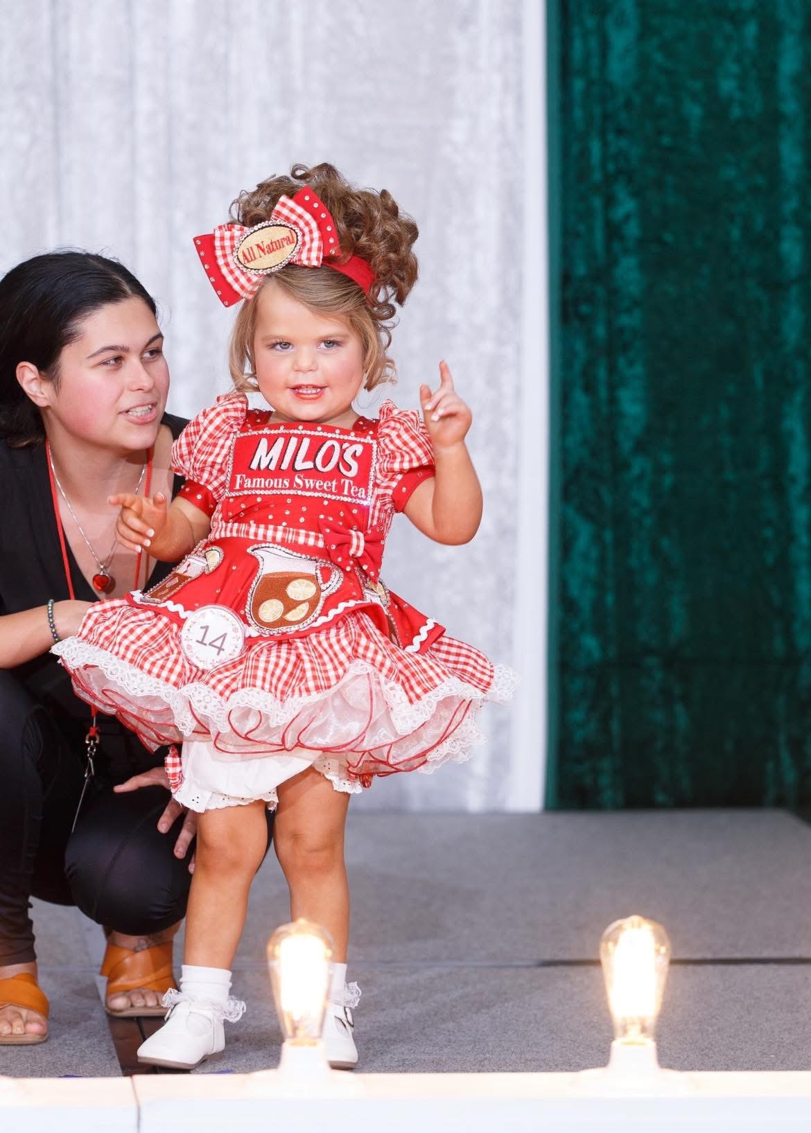 AN- Valerie Cyrus Milos Sweet Tea OOC 12/2