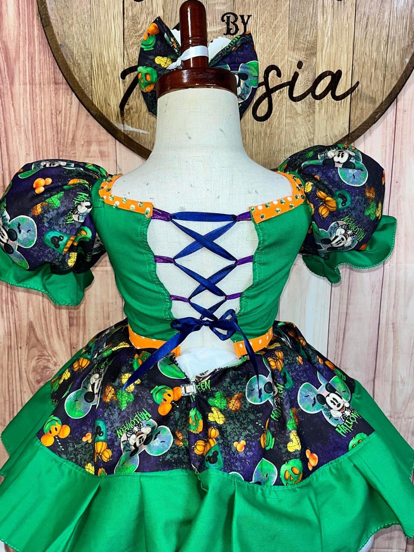 RM-12/2 Mickey Mouse Halloween OOC