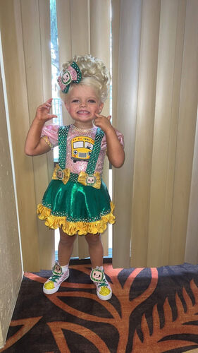 AM- 18/3-2/4 Miss Ellz Cocomelon School Bus OOC Set