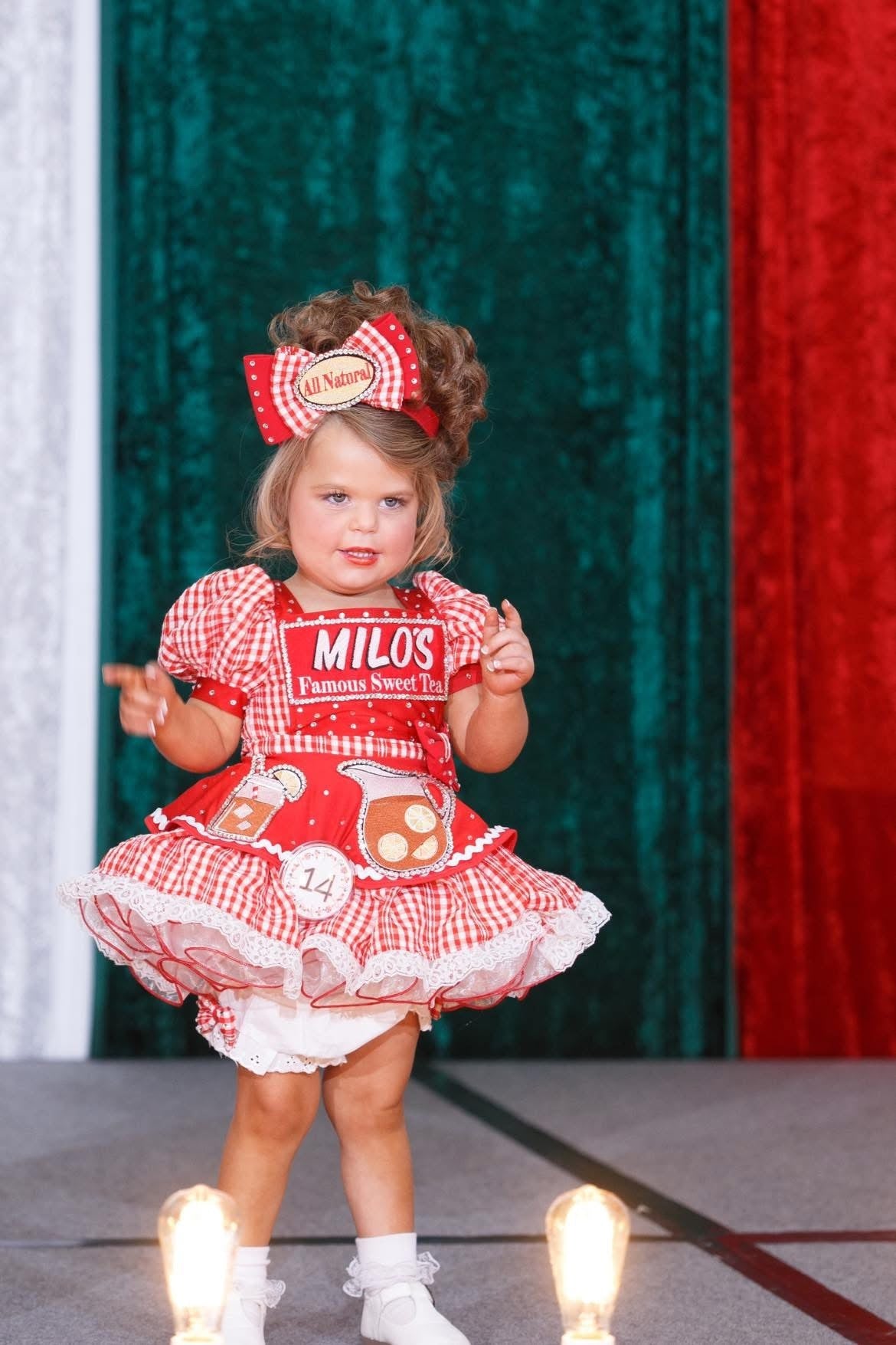 AN- Valerie Cyrus Milos Sweet Tea OOC 12/2