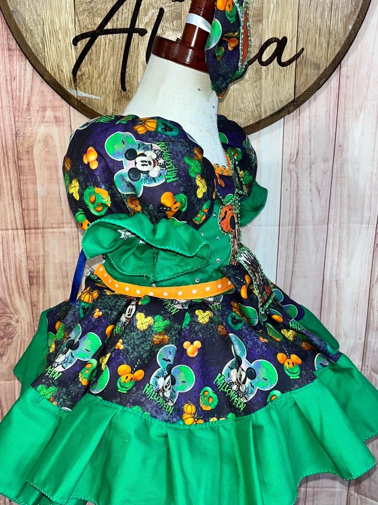 RM-12/2 Mickey Mouse Halloween OOC