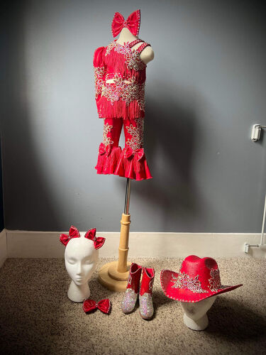 AM- 12/2 Boobear Mega Glitz Western Wear OOC