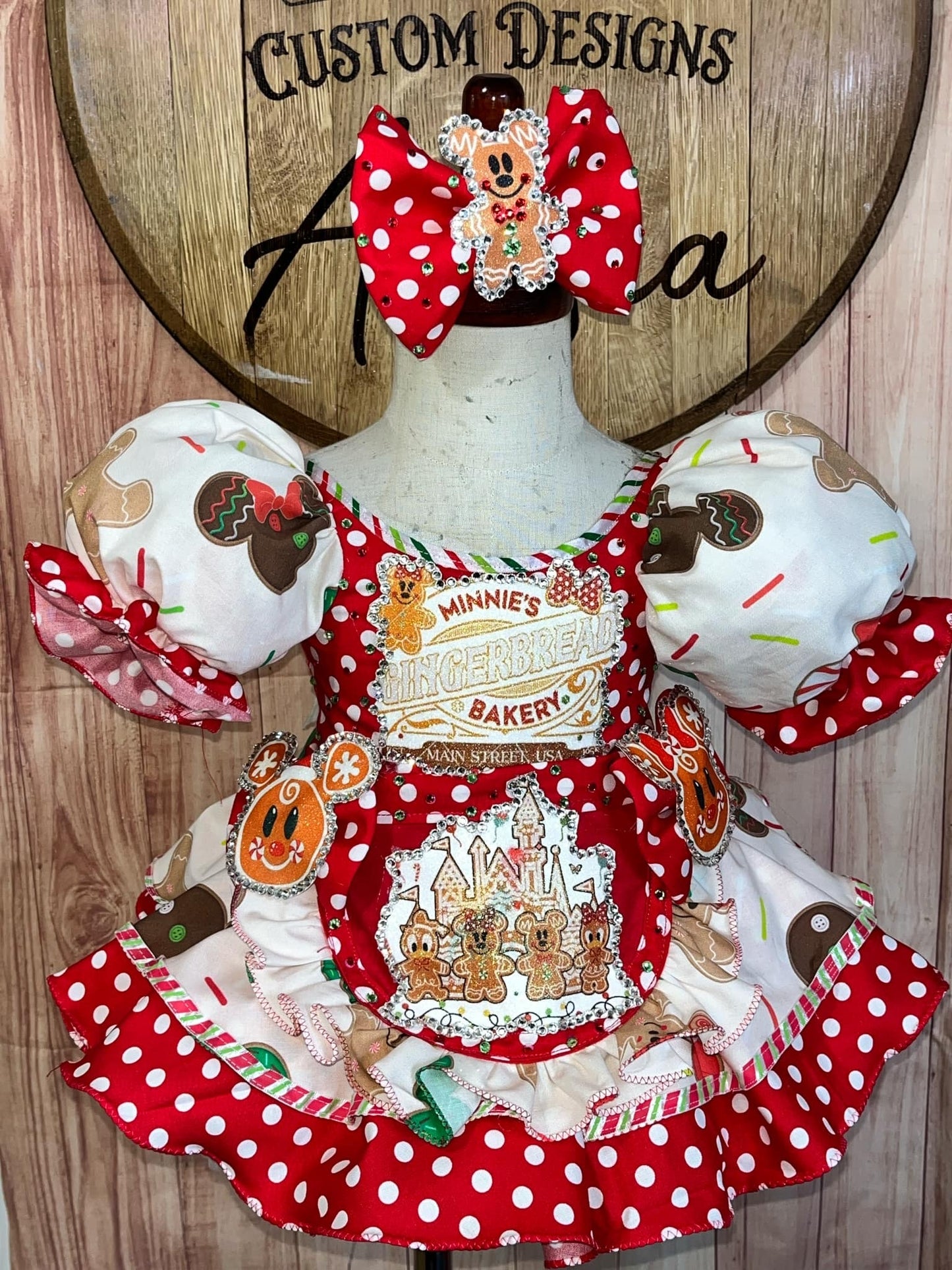RM-6/12 months Christmas- Minnie’s Gingerbread Bakery OOC