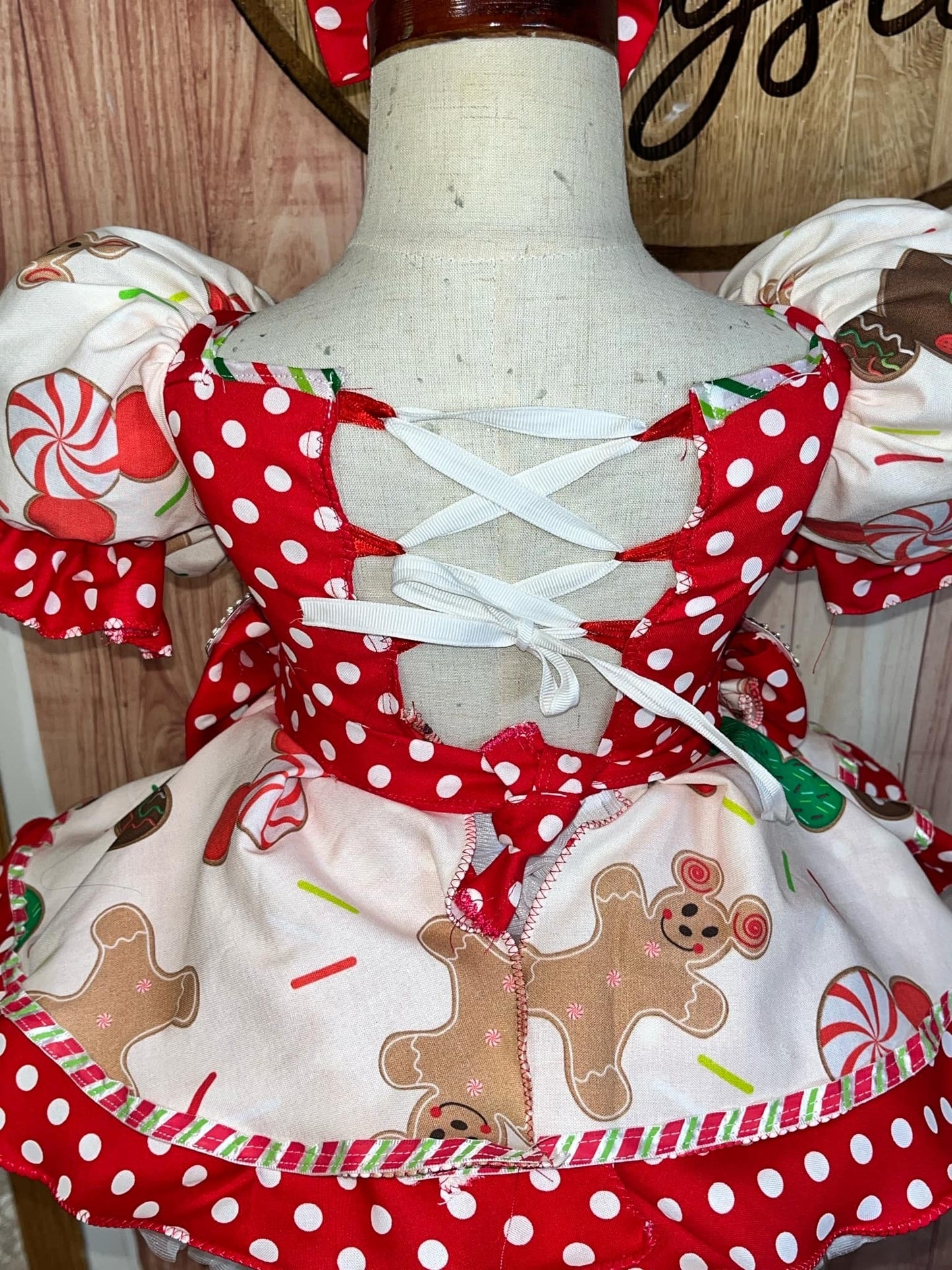 RM-6/12 months Christmas- Minnie’s Gingerbread Bakery OOC
