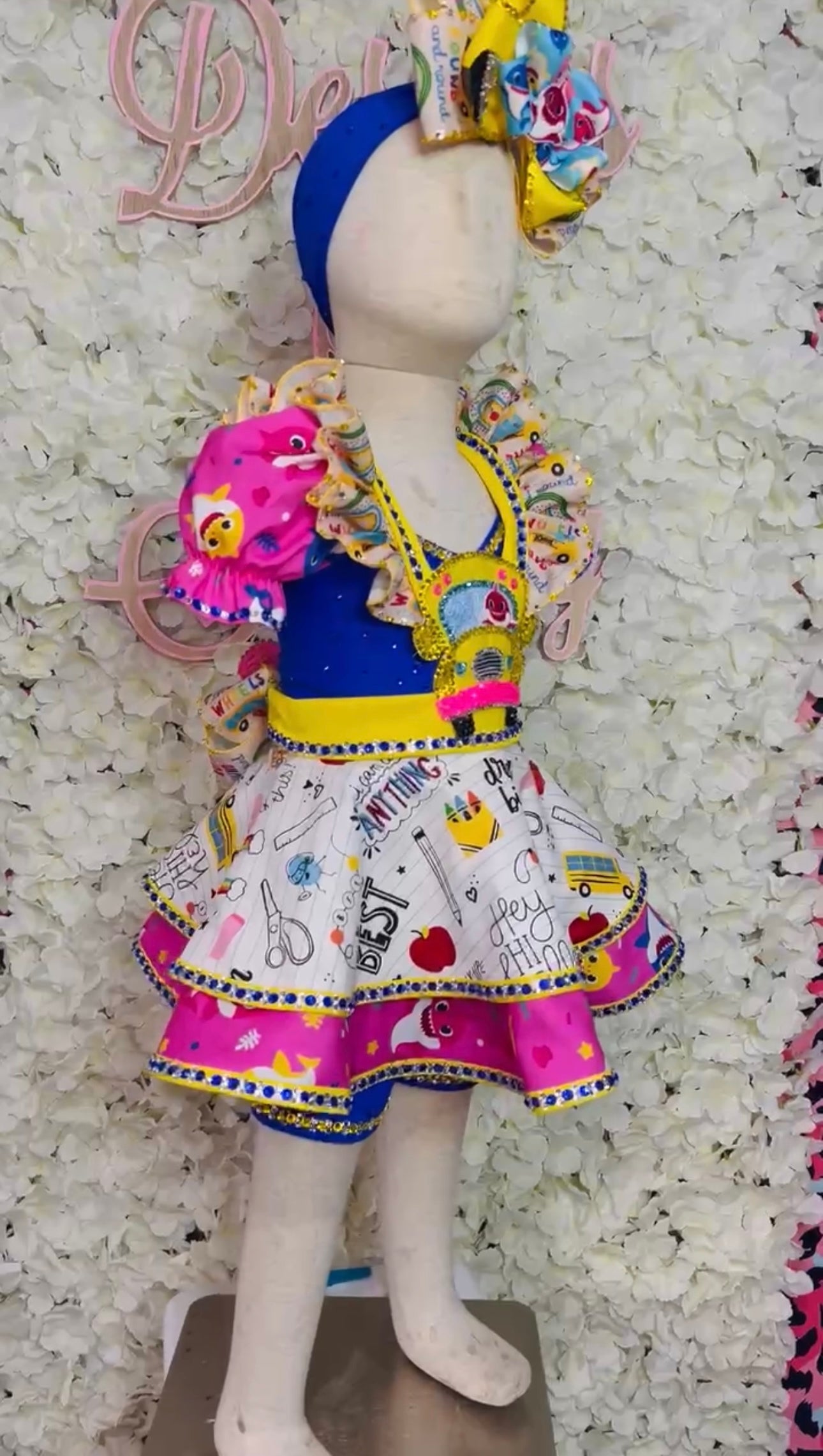 RM - 12/2 shuggy Baby shark/ wheels on the bus OOC