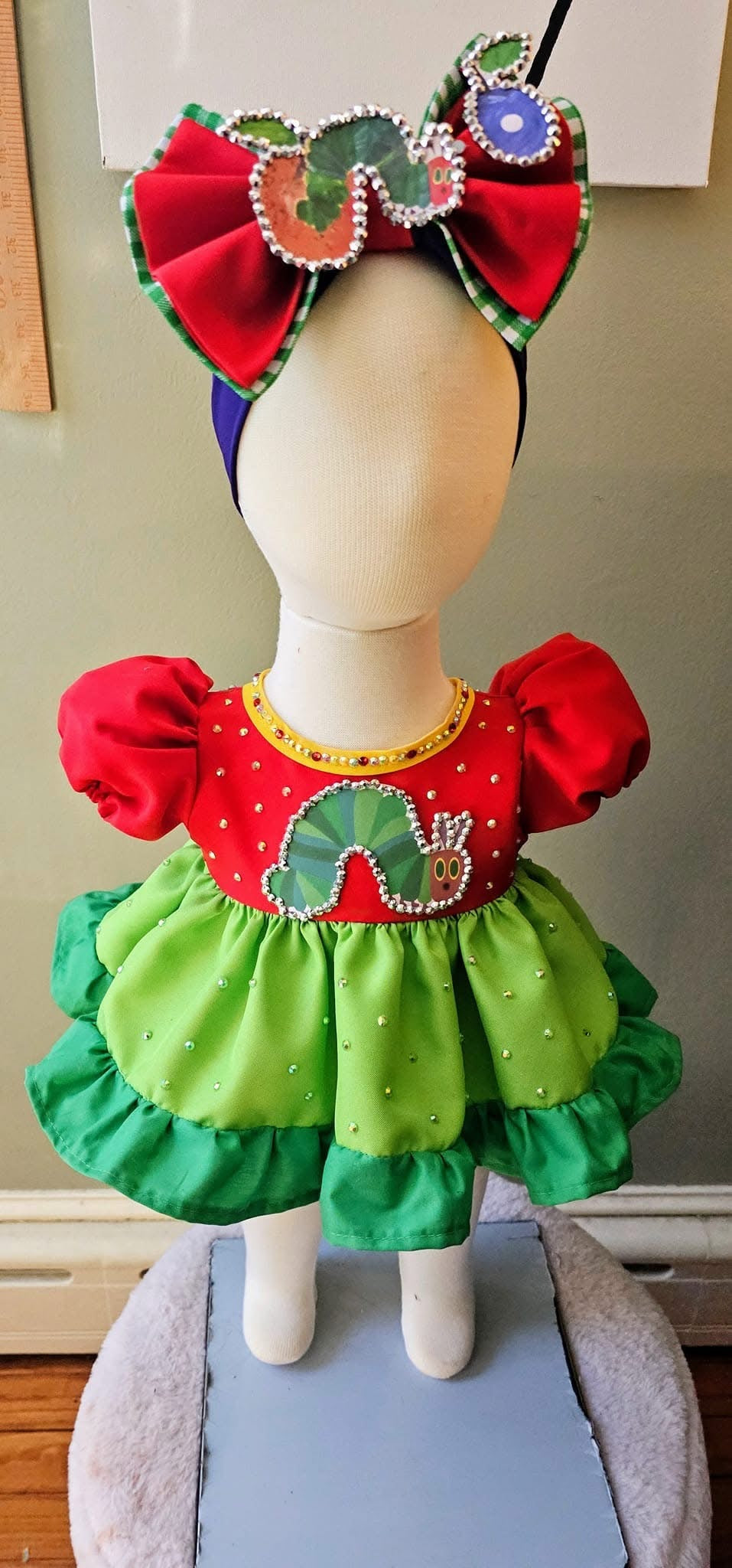 RM- 0/6 months Very Hungry Caterpillar OOC