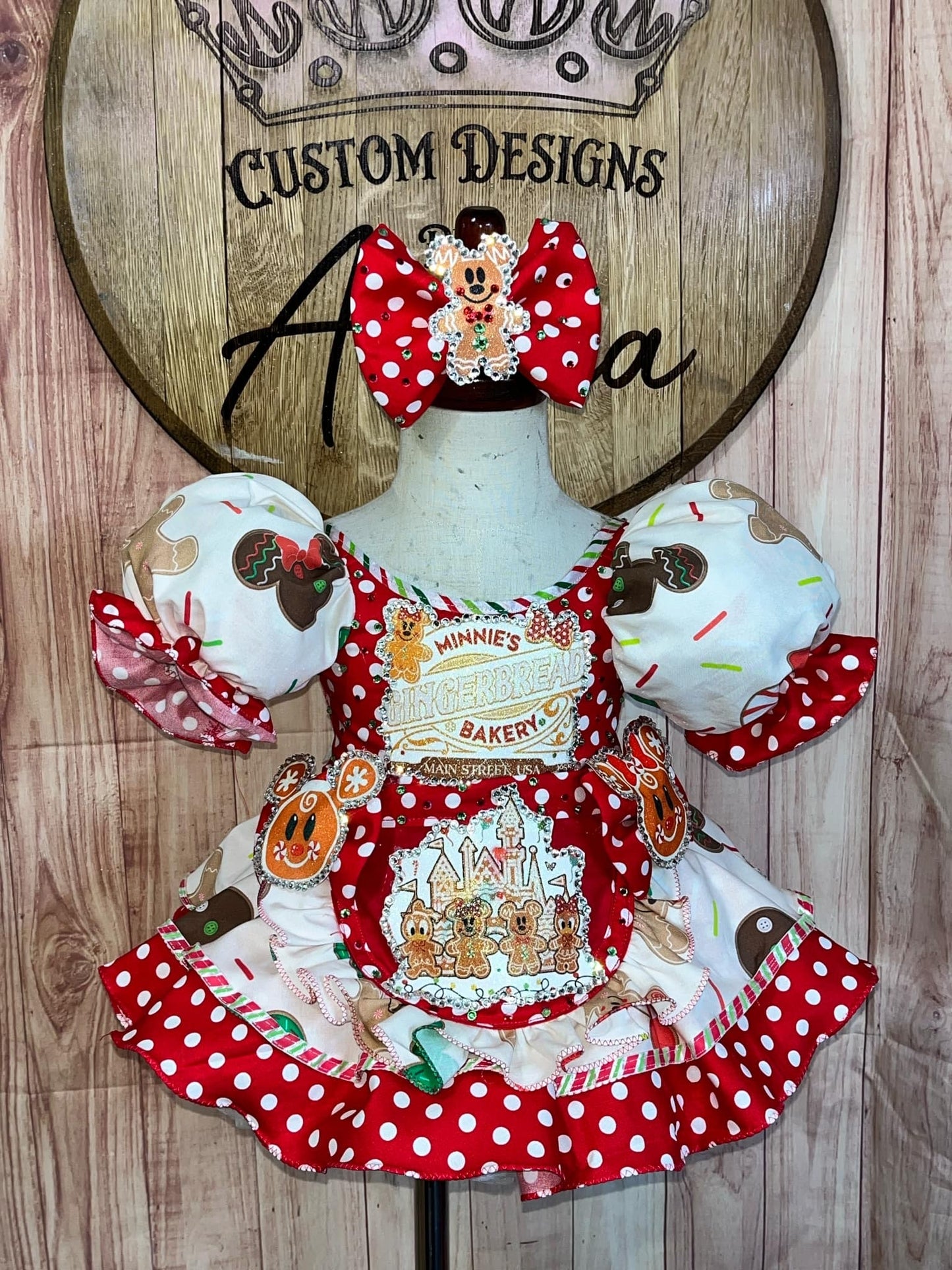 RM-6/12 months Christmas- Minnie’s Gingerbread Bakery OOC