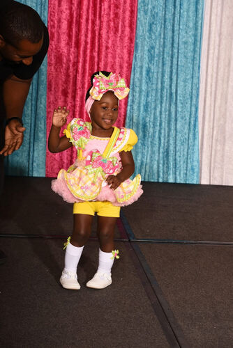 AM- 12/2 Sunshine Sparkle Shuggy casual